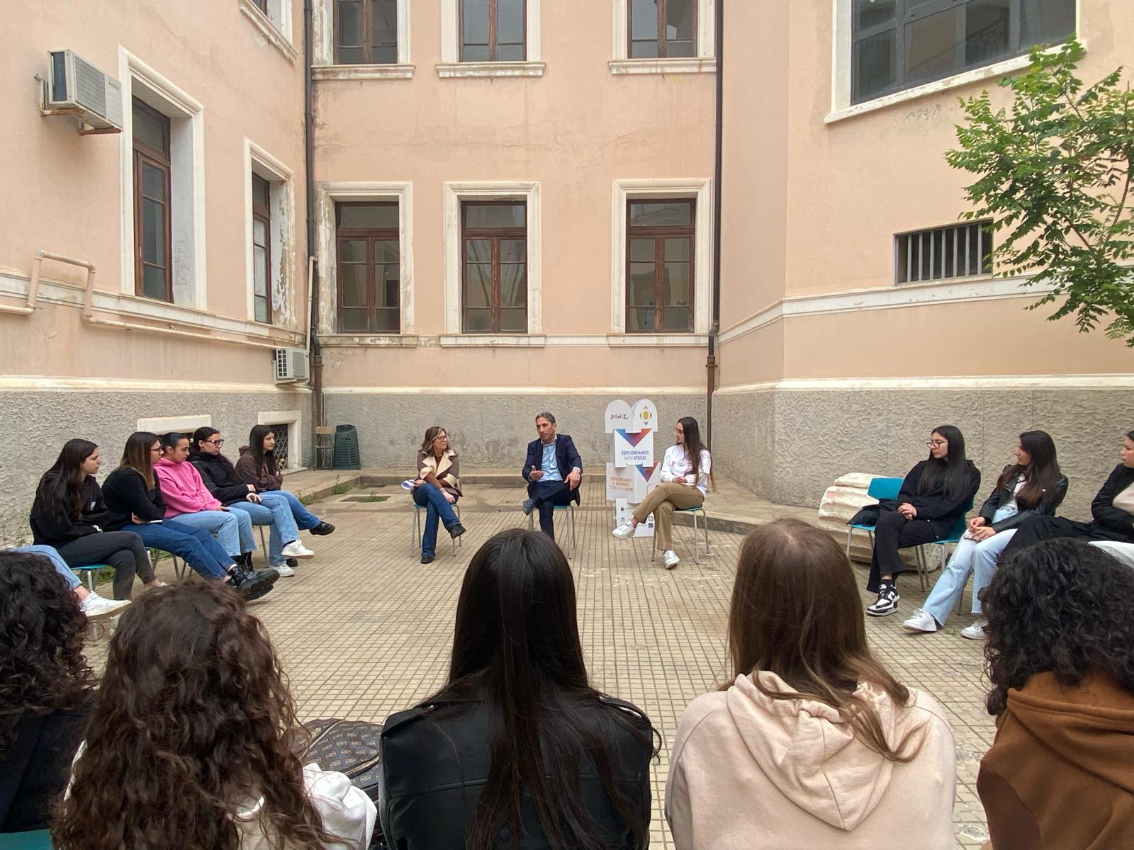 Liceo Pitagora Crotone: evento di Orientamento:“Chi vuoi essere oggi?”