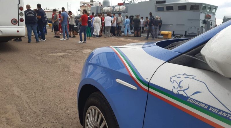 Crotone, sbarco di migranti del 20 luglio, in carcere un cittadino iracheno