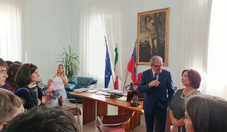 Vibo Valentia Accoglie gli Studenti Spagnoli: Un Ponte Culturale tra Europa e Tradizione