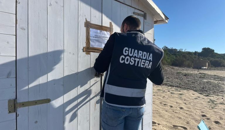 Sequestri a Isola Capo Rizzuto: La Guardia Costiera Interviene per Abusivismo e Violazioni Ambientali