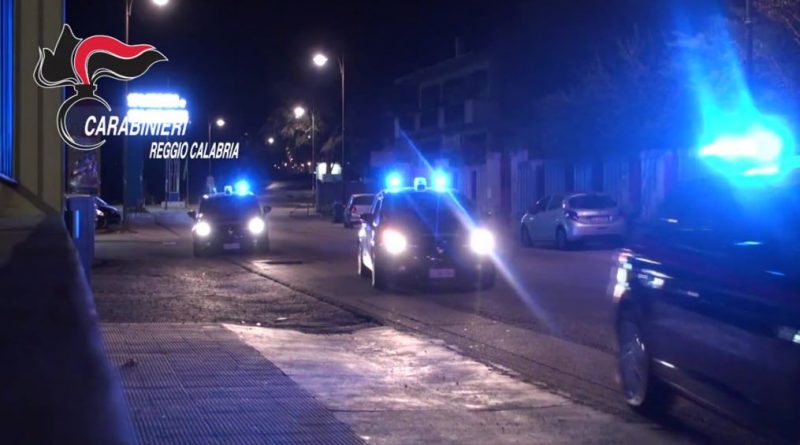 Quattro Donne Arrestate per Furto in un Negozio di Articoli per la Casa