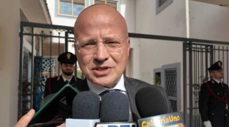 Crotone: Operazione Interforze “Focus ‘Ndrangheta” Porta al Sequestro di Sala Giochi Abusiva