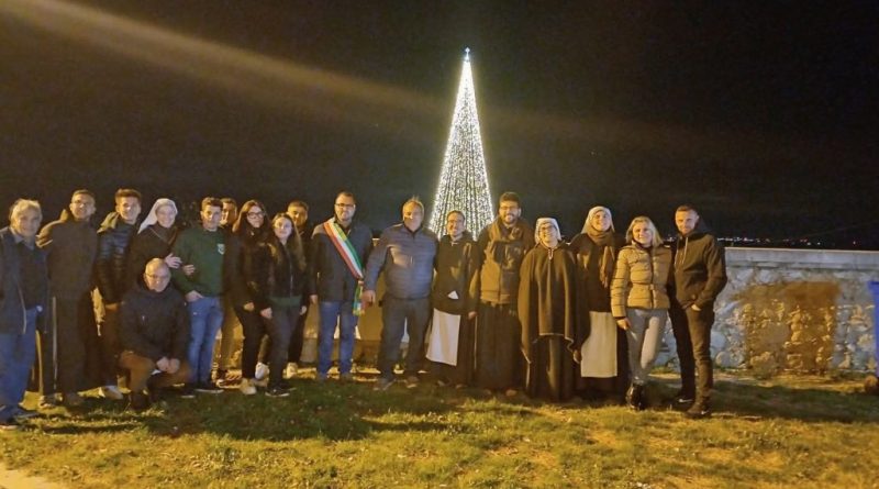 Natale a Petilia Policastro. Un programma ricco di eventi che accende tradizioni e relazioni Natale a Petilia Policastro. Un programma ricco di eventi che accende tradizioni e relazioni