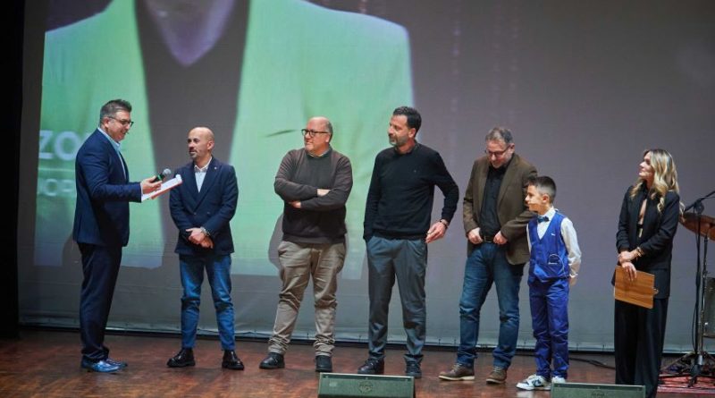 “Artisti in Corsia”, al Teatro Comunale di Catanzaro una serata di musica, emozioni e solidarietà per i pazienti pediatrici “Artisti in Corsia”, al Teatro Comunale di Catanzaro una serata di musica, emozioni e solidarietà per i pazienti pediatrici