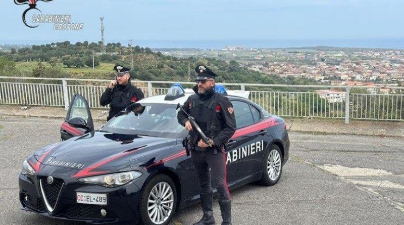 CIRÒ MARINA (KR): UN TRENTUNENNE AGLI ARRESTI DOMICILIARI PER ATTI PERSECUTORI