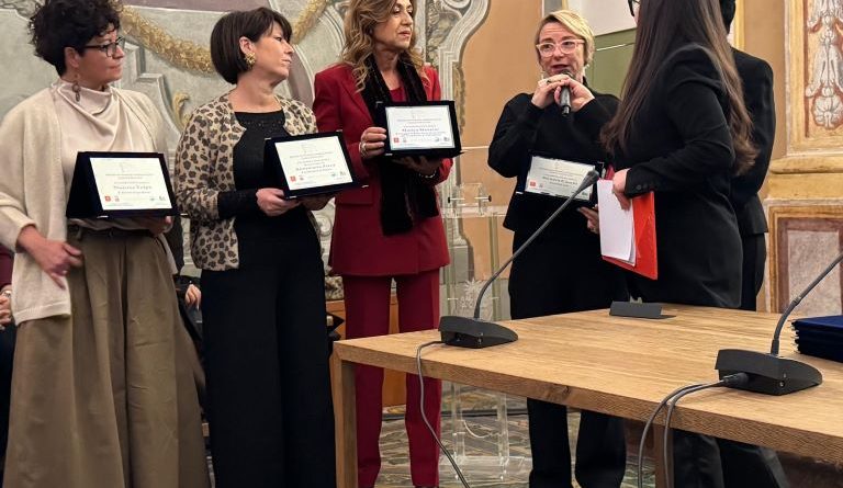 Il Procuratore Marisa Manzini conquista il secondo posto al Premio Nadia Toffa 2025 con l’opera “Il coraggio di Rosa”