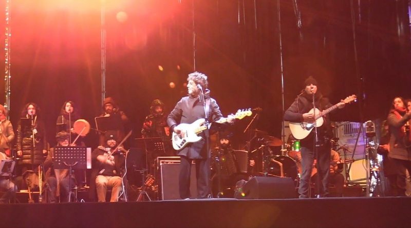 VIDEO – Capodanno 2026 a Crotone: grande festa in Piazza Pitagora con Max Gazzè e musica fino all’alba