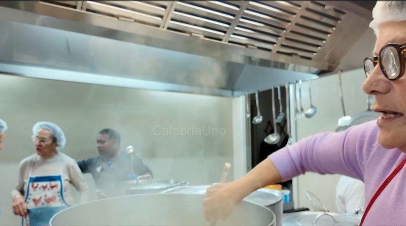 VIDEO – Mensa Padre Pio di Crotone, gesti concreti per il Natale VIDEO – Mensa Padre Pio di Crotone, gesti concreti per il Natale