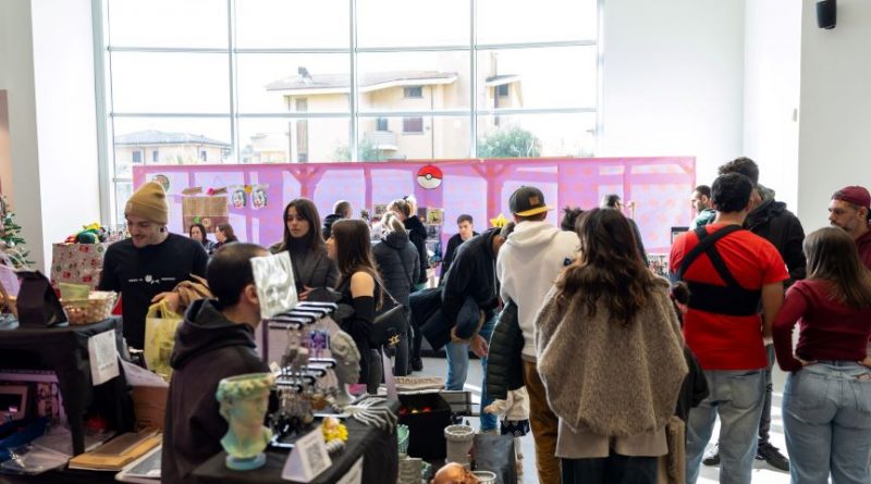 A Lamezia Terme la magia del Natale parla nerd. 1.500 visitatori per il primo Mercatino Nerd – Christmas Edition all’Hub Casa della Cultura A Lamezia Terme la magia del Natale parla nerd. 1.500 visitatori per il primo Mercatino Nerd – Christmas Edition all’Hub Casa della Cultura