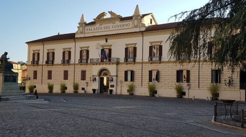Cosenza, aggressione a un agente della Polizia Municipale: la Provincia condanna e si stringe attorno al vigile ferito Cosenza, aggressione a un agente della Polizia Municipale: la Provincia condanna e si stringe attorno al vigile ferito