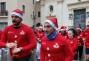 VIDEO – La città si è accesa con la Milon Runners Christmas Run: sport e solidarietà sotto la pioggia
