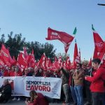 VIDEO – Crotone, duemila in piazza per lo sciopero generale della Cgil VIDEO – Crotone, duemila in piazza per lo sciopero generale della Cgil