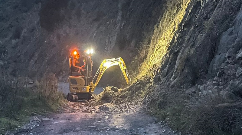 Maltempo, a Cirò frana su SP7. Pronto intervento del Comune, strada immediatamente liberata