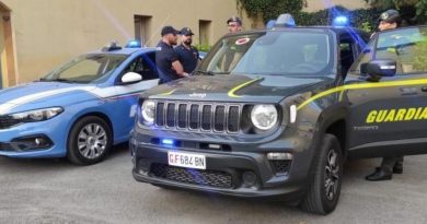 Controlli a tappeto a Isola di Capo Rizzuto: sospesa un’attività commerciale per lavoro nero, sequestrati prodotti ittici e due persone denunciate.