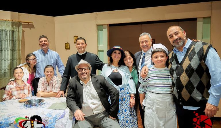 ‘A vucca è ’na ricchizza”: il dialetto come atto d’amore e di verità. Al Teatro Comunale di Catanzaro va in scena il secondo atto “Nel segno di Gemelli”