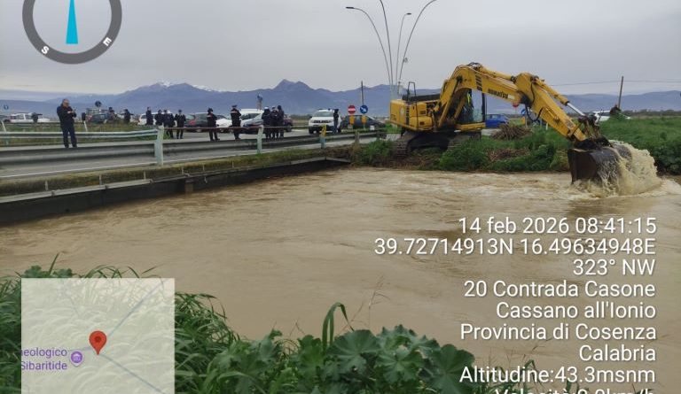 Alluvione in Calabria, il Consorzio di Bonifica in prima linea ma precisa: “la competenza sui fiumi non è nostra”