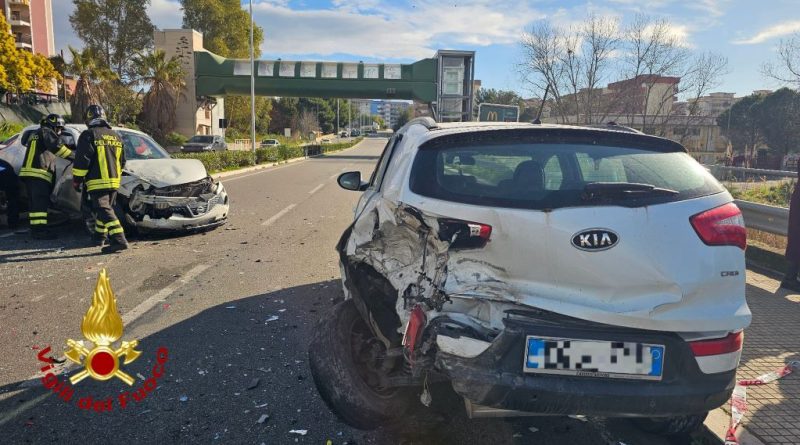 Incidente stradale all’ingresso Sud di Crotone: un conducente trasferito in ospedale