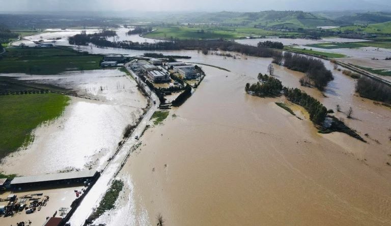 Maltempo choc per l’agricoltura calabrese in ginocchio: oltre 3.000 ettari devastati in Calabria, 900 sott’acqua nella Sibaritide con l’esondazione del Crati