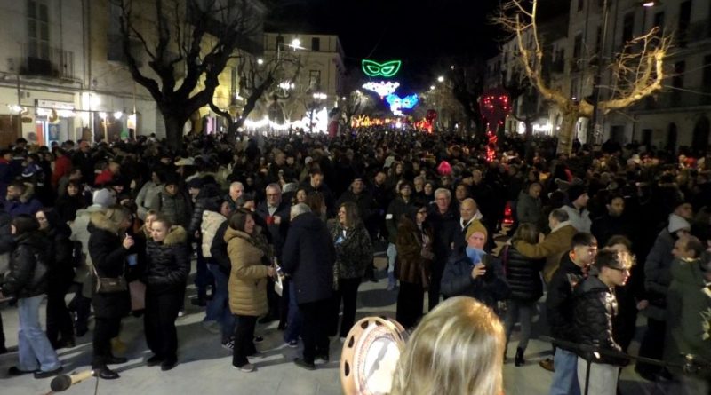 Castrovillari: Re Carnevale dà il via alla festa – tradizione e maschere tra serenate popolari