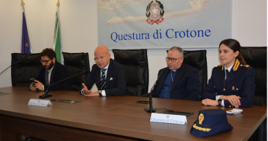 Crotone: La Polizia di Stato ospita il dibattito sul ruolo del sacerdote nella lotta alla mafia