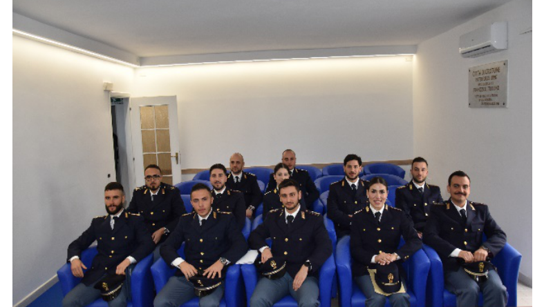 Il SAP Provinciale di Crotone accoglie i 12 nuovi Vice Ispettori alla Questura +1 alla Stradale