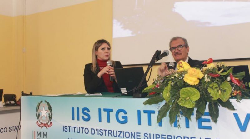 Vibo V.: scuola e territorio: il Sindaco Romeo a lezione dagli studenti per costruire la Vibo del futuro