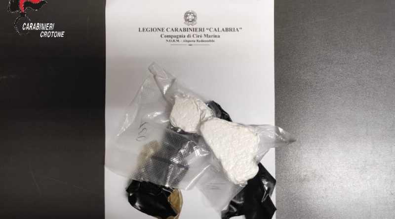 Crucoli posto di blocco sulla S.S. 106: sequestrato oltre un etto di cocaina, in manette un imprenditore 35enne di Cariati