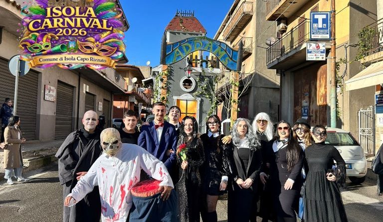 CARNEVALE 2026 A ISOLA CAPO RIZZUTO: SPETTACOLO, COLORE E TRADIZIONE