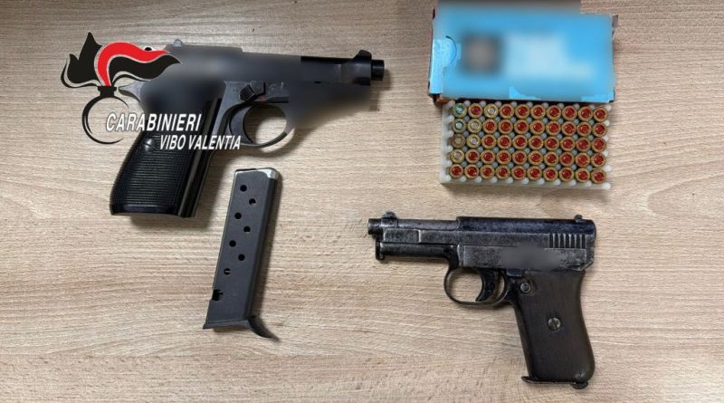 Controlli sulle armi nel vibonese: sequestrati fucili, cartucce e polvere da sparo