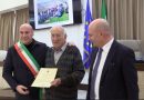 VIDEO – Si è svolta nella Sala Consiliare “Falcone e Borsellino” la cerimonia di conferimento della Menzione Speciale al prof. Enrico Franza