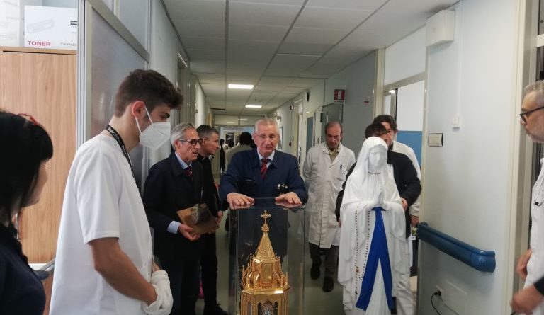 L’ASP di Crotone accoglie le reliquie di Santa Bernadette: un messaggio di umanizzazione e speranza per l’intera comunità provinciale