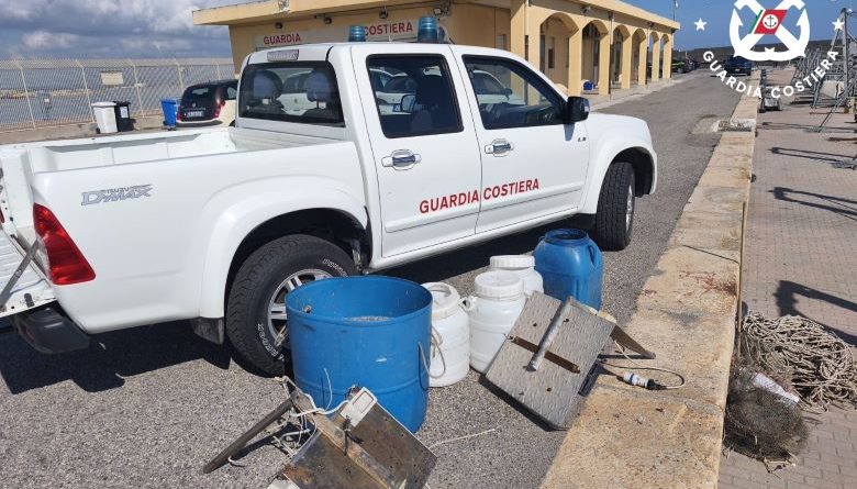 Operazione Notturna della Guardia Costiera: Duro Colpo alla Pesca Illegale nel Crotonese