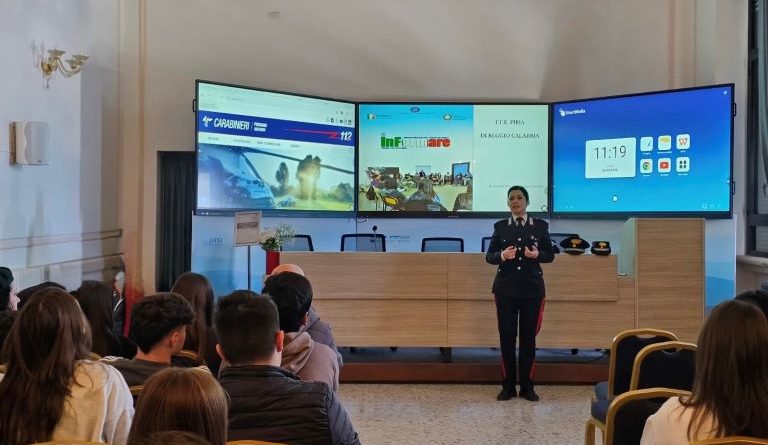 Progetto “InFormare”: i Carabinieri incontrano gli studenti del “Piria-Ferraris-Da Empoli” a Reggio Calabria