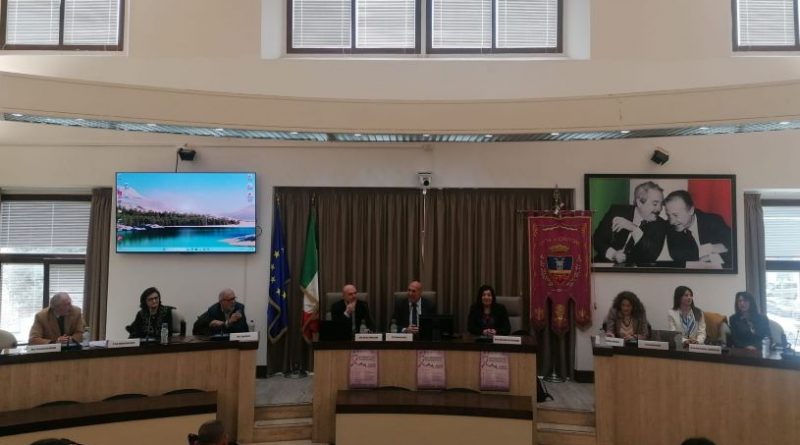 Allarme disturbi alimentari, Crotone incontra gli studenti: “Chiedere aiuto è una dimostrazione di forza” Allarme disturbi alimentari, Crotone incontra gli studenti: “Chiedere aiuto è una dimostrazione di forza”