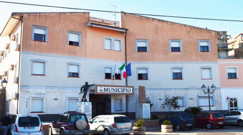 Terremoto al Comune di Simeri Crichi: si dimettono 7 consiglieri, arriva il commissario