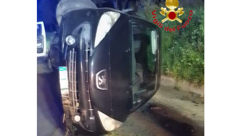 Incidente Stradale a Zungri: Intervento Tempestivo dei Vigili del Fuoco Incidente Stradale a Zungri: Intervento Tempestivo dei Vigili del Fuoco