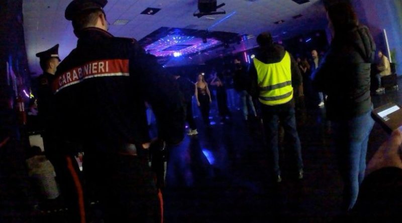 Blitz in una discoteca del Lametino: Scattano Denunce, Sanzioni e Sospensione dell’Attività Blitz in una discoteca del Lametino: Scattano Denunce, Sanzioni e Sospensione dell’Attività