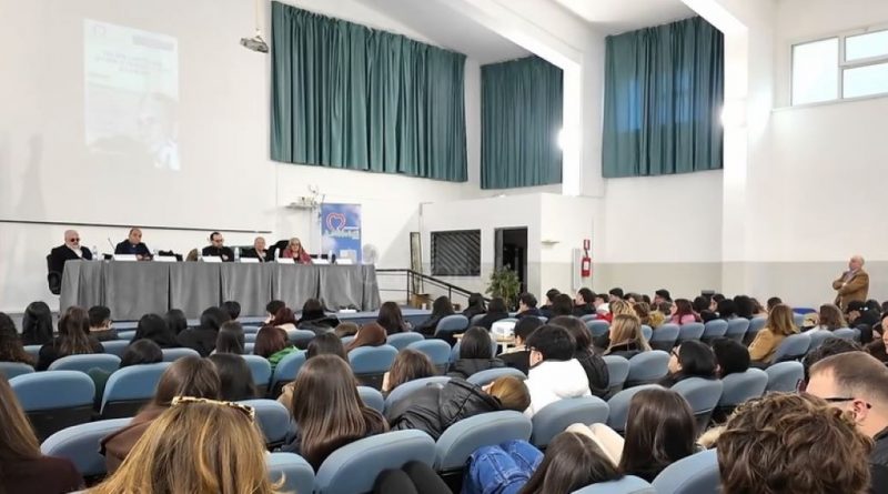 VIDEO – Aldo Moro e gli Anni di Piombo: a Crotone studenti e istituzioni si incontrano per non dimenticare