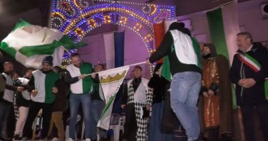 VIDEO – Pioggia e freddo non fermano il Palio da Ruga: Vaddi i Casa conquista l’11ª edizione a Torre Melissa