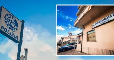 Paura a Marina di Gioiosa: Dà fuoco alla porta dei vicini con una bombola di gas, perché si sentiva spiata – Arrestata dalla Polizia
