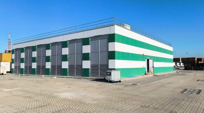 Il Porto di Gioia Tauro diventerà Green: con l’entrata in funzione della nuova mega cabina elettrica le navi ormeggiate potranno spegnere i loro generatori come previsto dalle normative