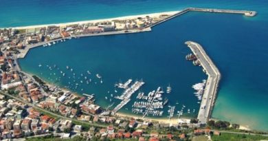 Nave ONG “Aita Mari” in arrivo a Vibo Valentia: vertice in Prefettura per coordinare lo sbarco di 32 migranti