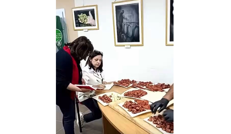 Isola Capo Rizzuto, festa elettorale nel Cinema-Teatro sequestrato: indagati gestore e membro del comitato