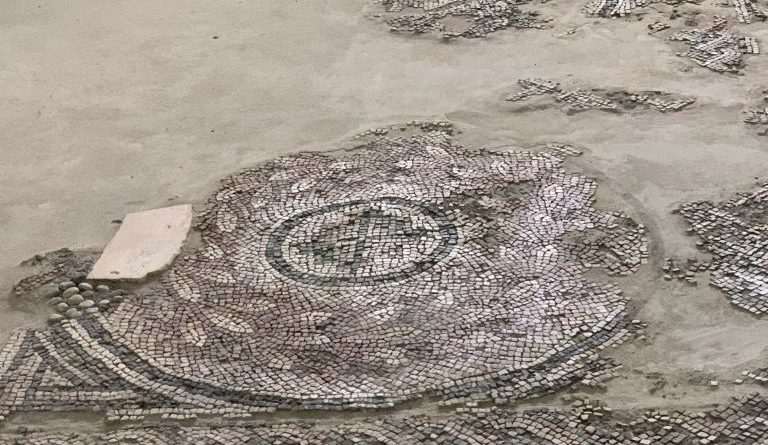 “I 70 km d’oro”: in Prefettura una mostra celebra l’eredità di Paolo Orsi e i tesori archeologici dalla Bovesia alla Locride