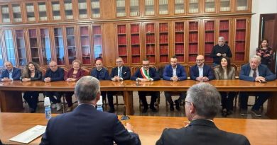 Marcellinara è ufficialmente “Città”: Cerimonia in Prefettura con il Sottosegretario Ferro