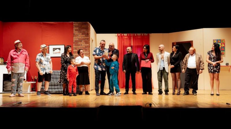 Risate e riflessioni con la comicità partenopea di “Io, Alfredo e Valentina”