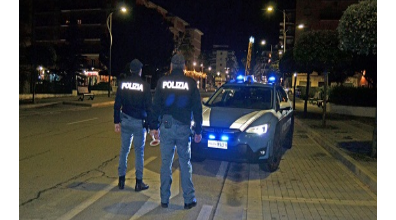 Ruba in un circolo e nasconde i soldi nelle scarpe: arrestato 24enne