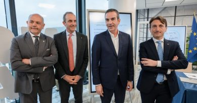 Calabria, 15 Milioni per il “Reddito di Merito”: la Regione premia gli studenti che scelgono di Restare e ottengono buoni risultati Calabria, 15 Milioni per il “Reddito di Merito”: la Regione premia gli studenti che scelgono di Restare e ottengono buoni risultati