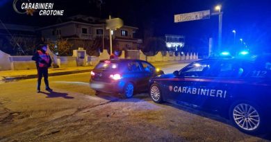 Controlli straordinari nel crotonese: l’arma intensifica le operazioni, due arresti