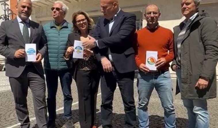 Elezioni a Crotone, il sindaco Voce cala il tris: 96 candidati per la continuità